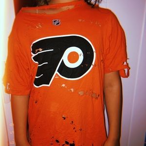 Hand-Distressed Reebok Philadelphia Flyers T-Shirt